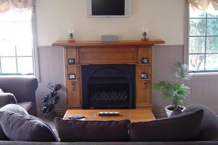 Вилла Private Seaside Couples Hideaway Кака-Пойнт Экстерьер фото
